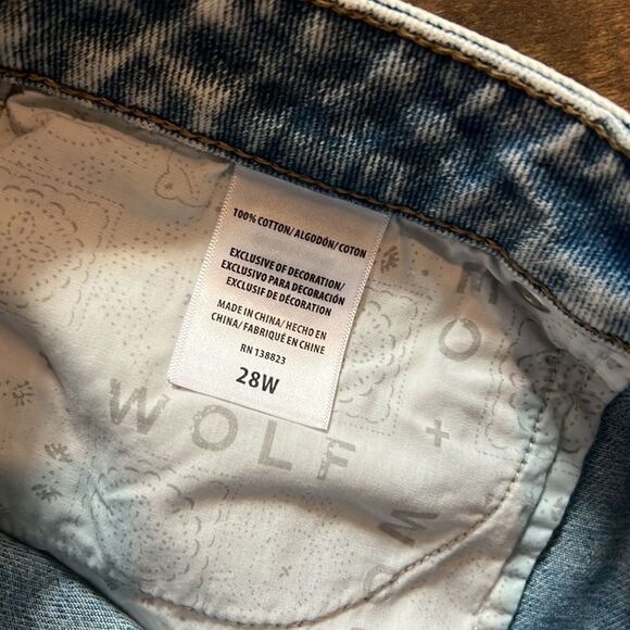 NWT Cleo + Wolf Women's Light Wash Mid Rise Denim Distressed Shorts Sz- 28 - Picture 13 of 16